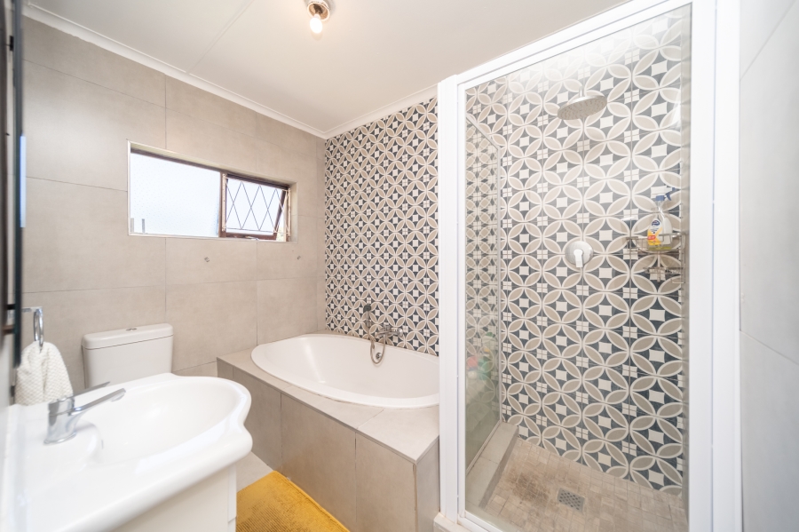 3 Bedroom Property for Sale in Nahoon Valley Park Eastern Cape